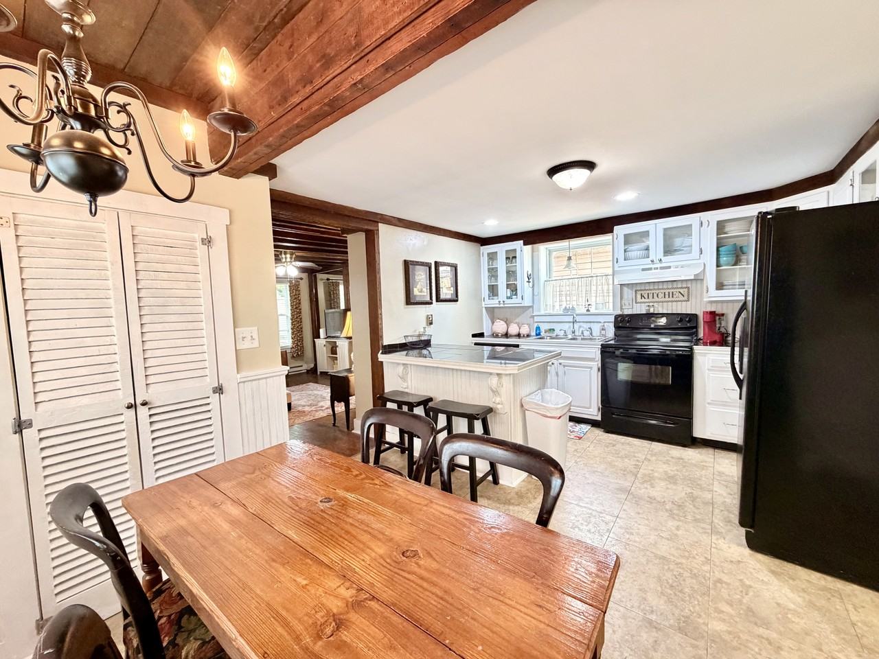 241 S 3rd St - Photo 4 of 18