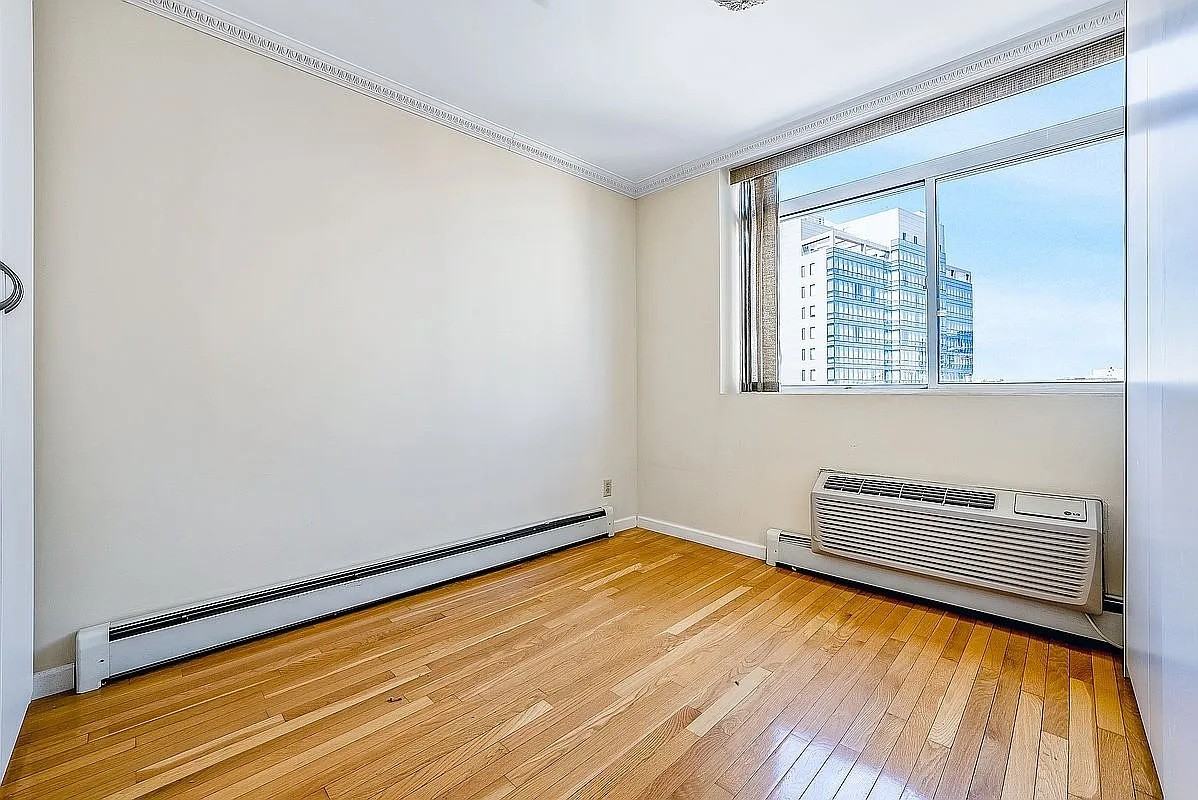 13537 37th Ave #6D - Photo 4 of 15