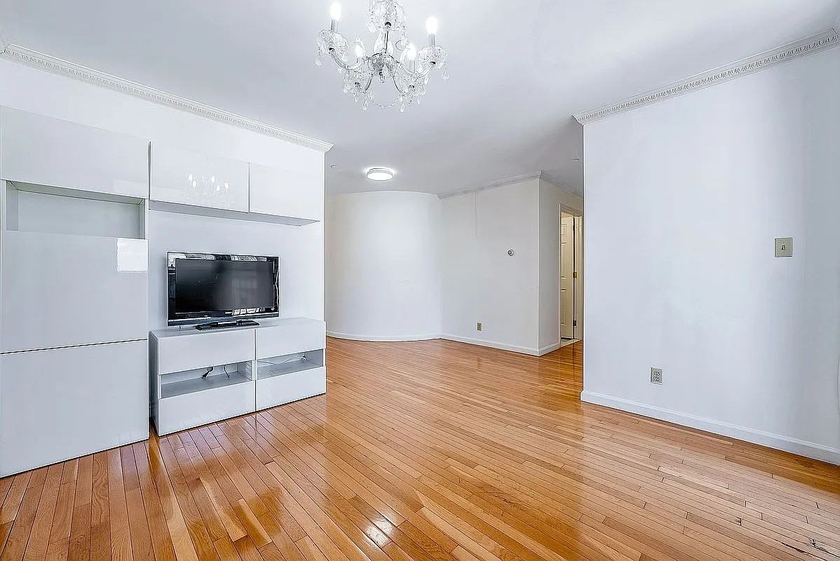 13537 37th Ave #6D - Photo 5 of 15