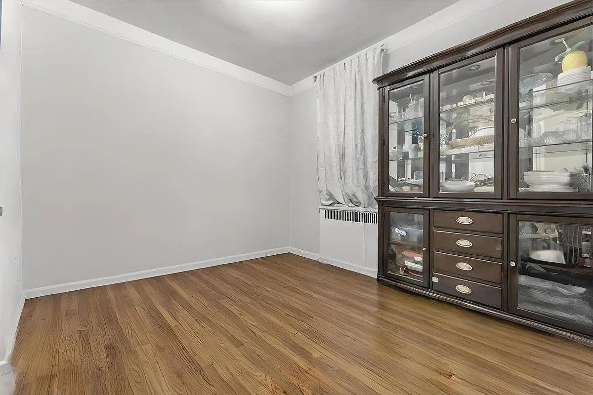 340 E Mosholu Pkwy S #2J - Photo 7 of 9