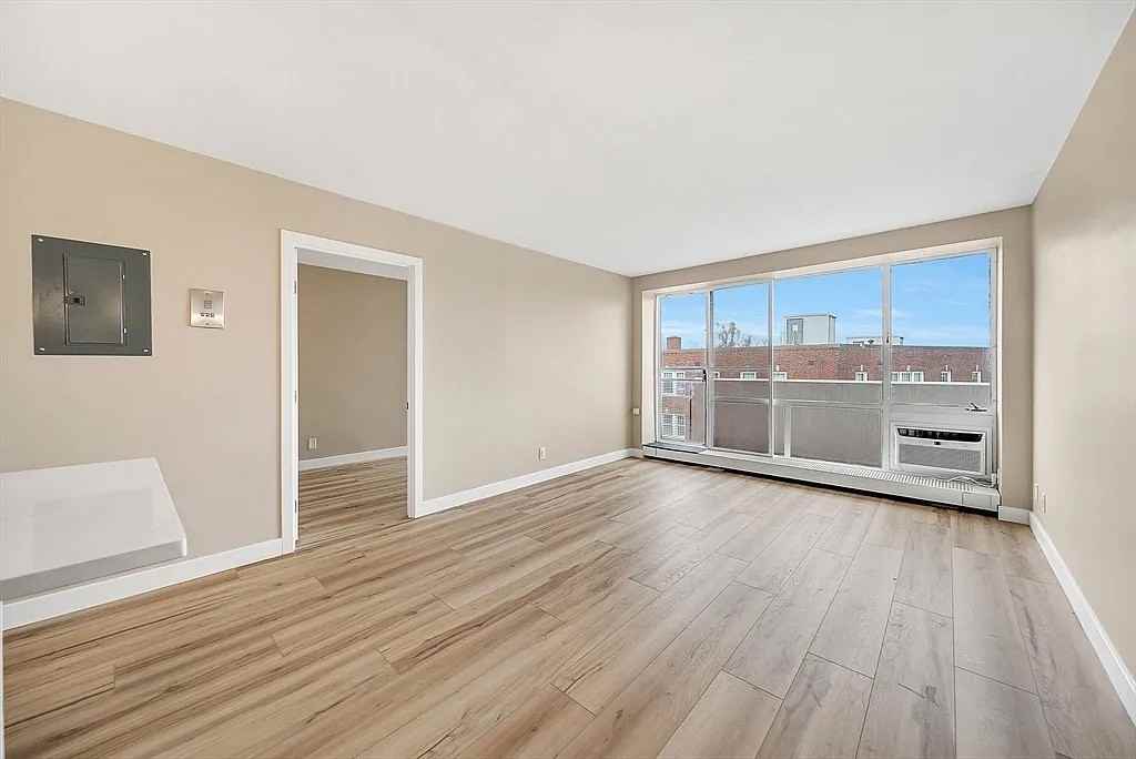 29 Concord Ave - Photo 3 of 19