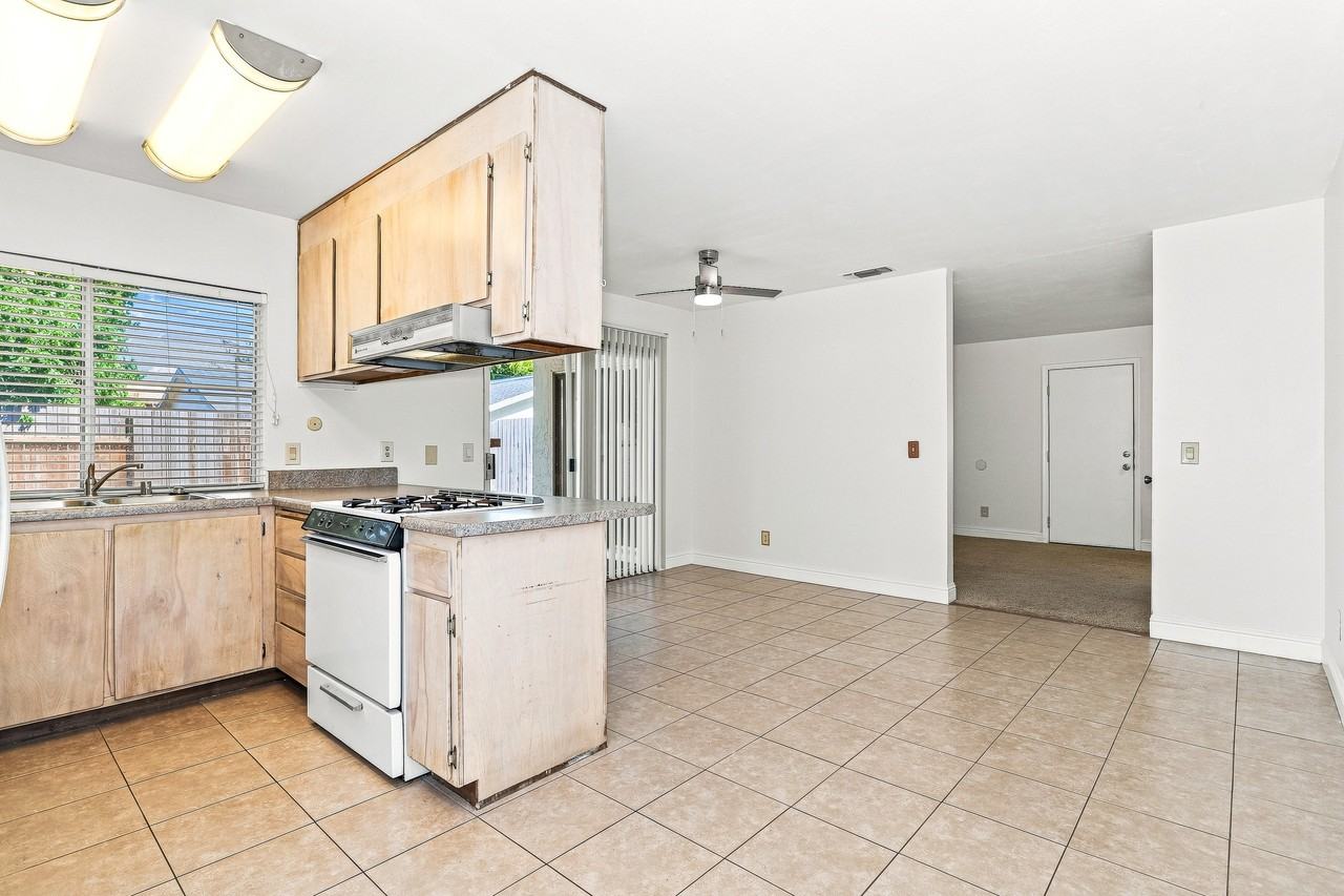 7205 Dedrick Ct - Photo 4 of 20