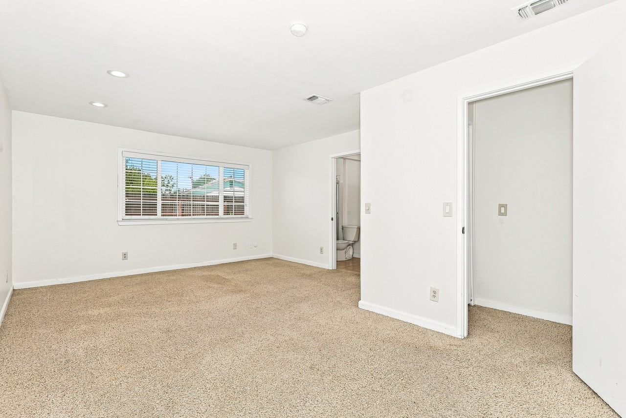 7205 Dedrick Ct - Photo 7 of 20
