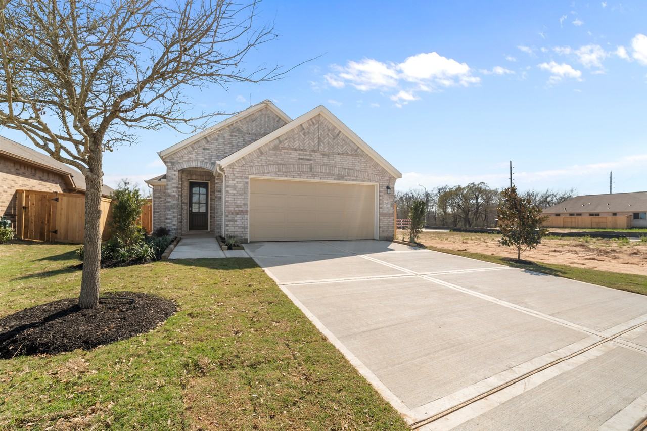 114 Mercury Sky Rd - Photo 2 of 23