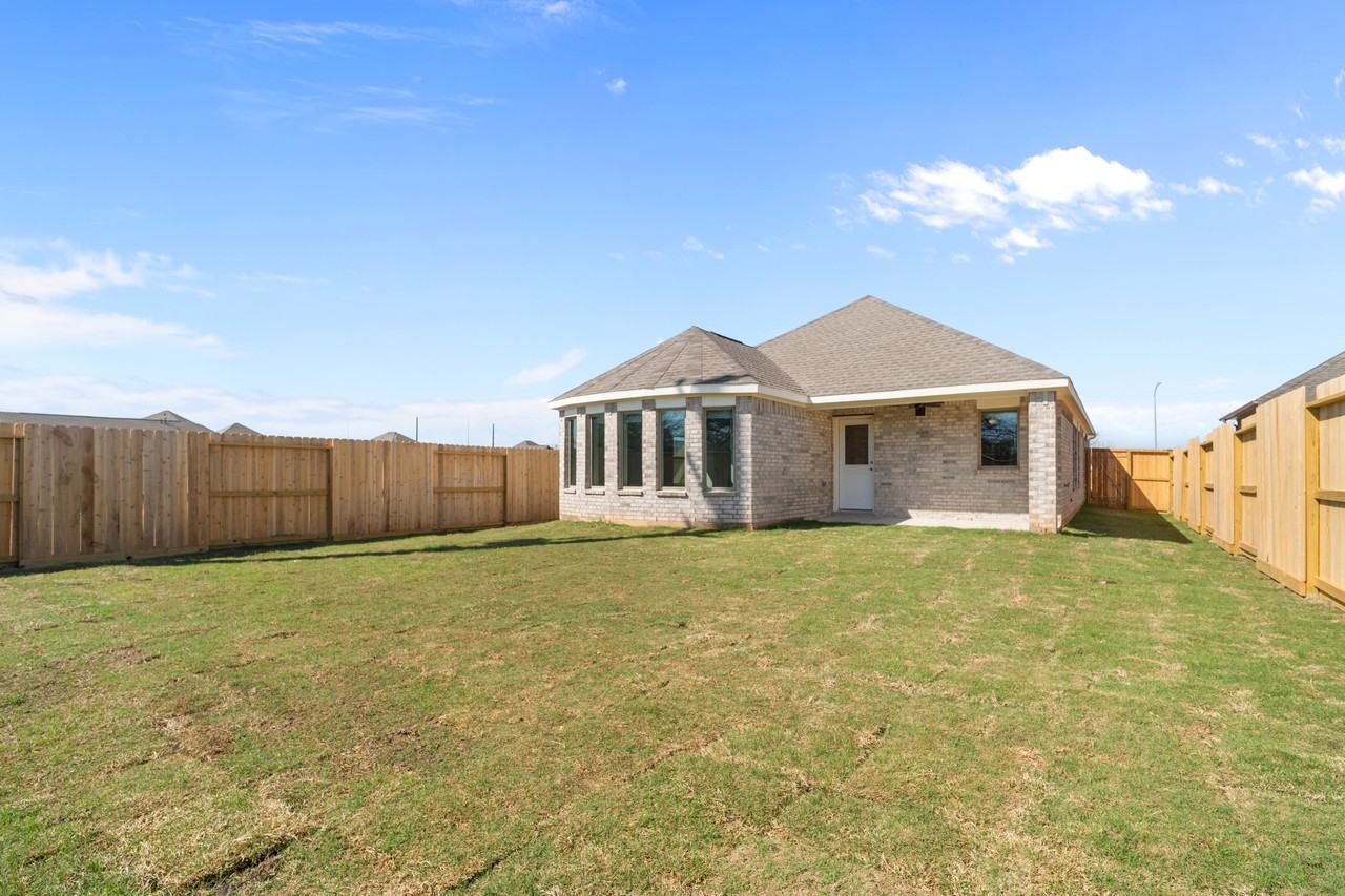 114 Mercury Sky Rd - Photo 4 of 23