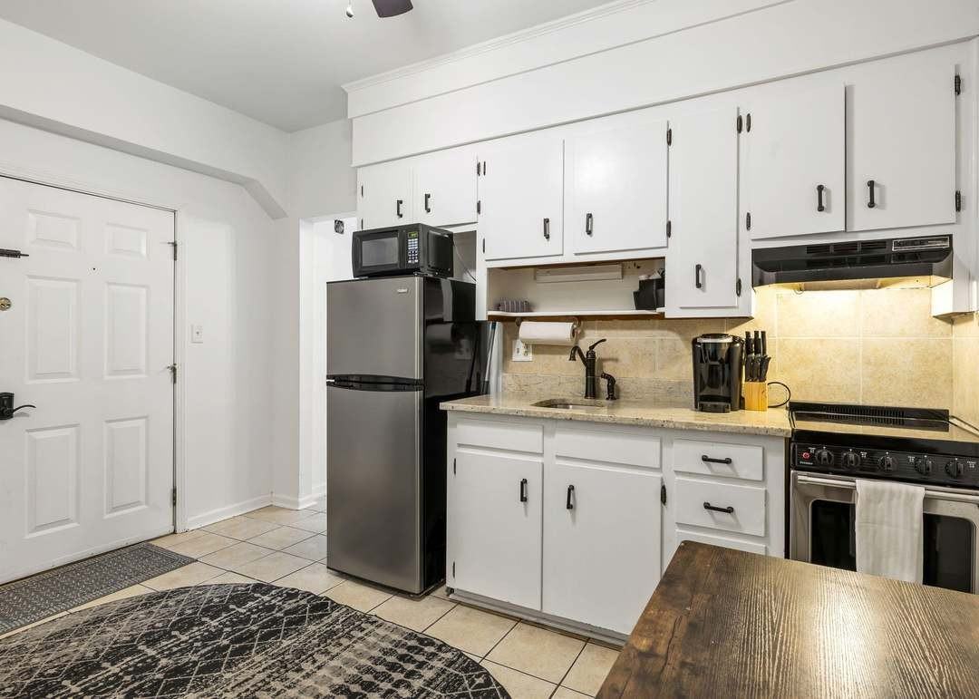 24 Bee St #F - Photo 2 of 10