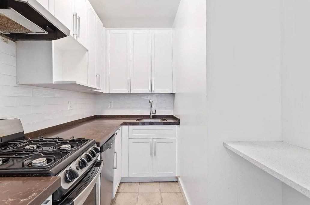 106 Fulton St - Photo 2 of 4