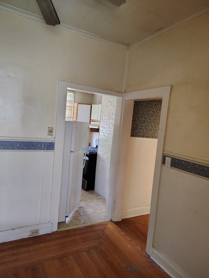 245 4th Ave #1stFL - Photo 2 of 9