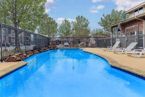 featured image of 4004 Irvington Blvd