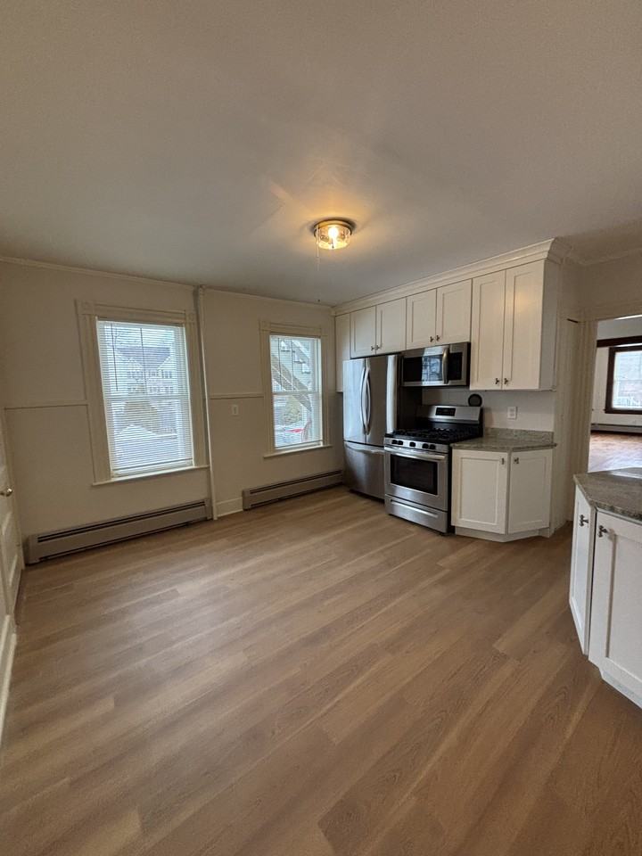 23 Saunders St #1 - Photo 5 of 20