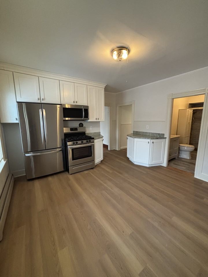 23 Saunders St #1 - Photo 7 of 20