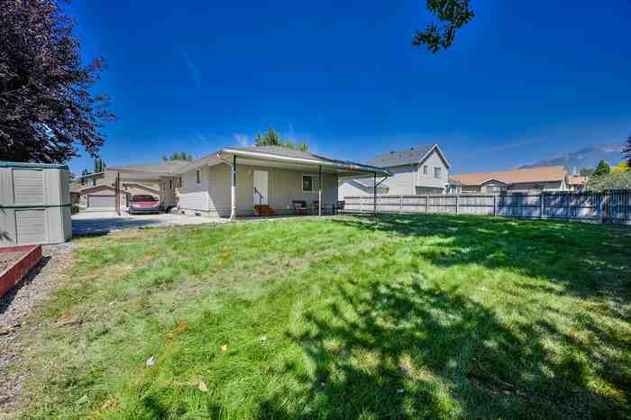 918 E Vics Rd #2 - Photo 2 of 26