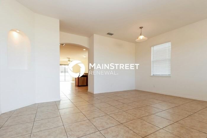 1402 Sw 18th Pl - Photo 4 of 16