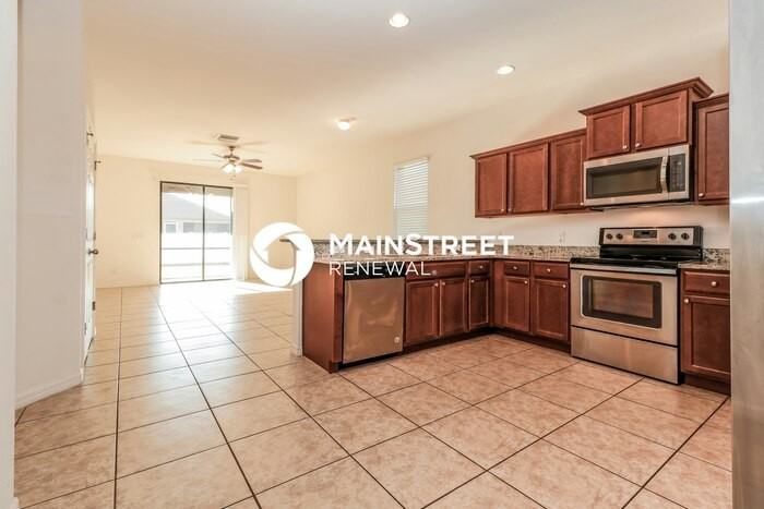 1402 Sw 18th Pl - Photo 5 of 16