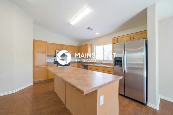 17877 W Redfield Rd - Photo 5 of 16
