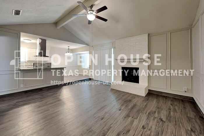8037 Berrybrook Dr - Photo 5 of 20
