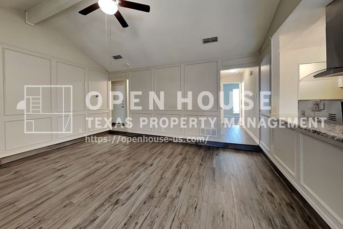 8037 Berrybrook Dr - Photo 6 of 20