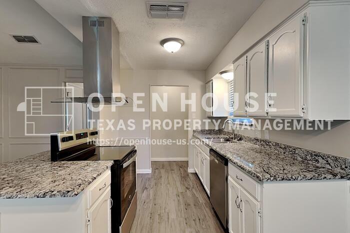 8037 Berrybrook Dr - Photo 7 of 20