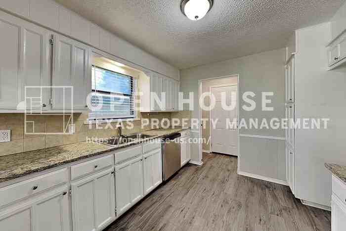 6625 Constitution Dr - Photo 6 of 20