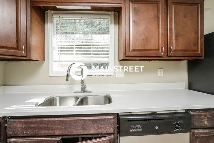 2568 Creek Ter - Photo 6 of 20