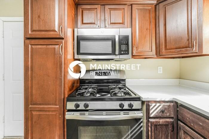 2568 Creek Ter - Photo 7 of 20