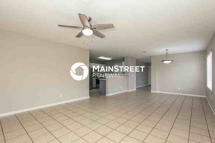 10730 W Glenrosa Ave - Photo 4 of 15