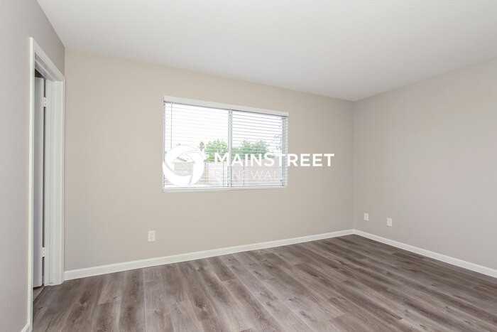 10730 W Glenrosa Ave - Photo 7 of 15