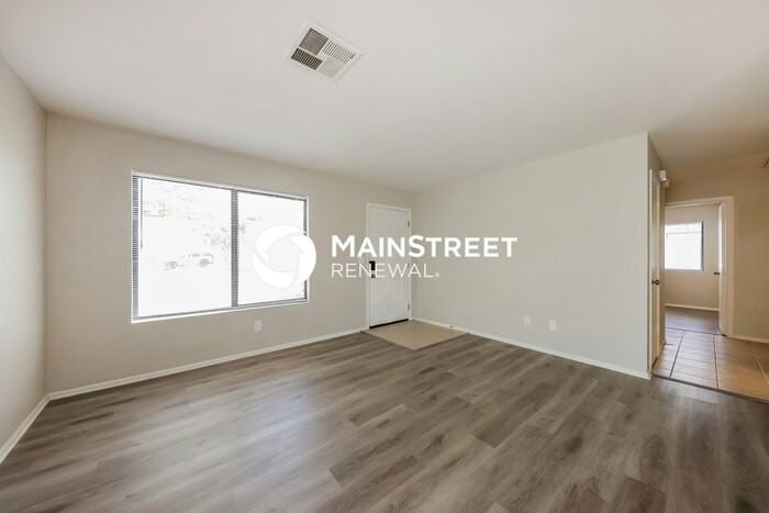 22218 N 32nd Ave - Photo 5 of 16