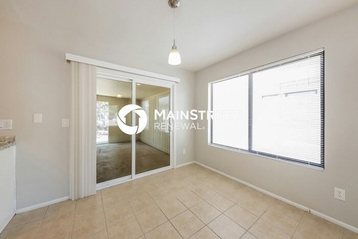 22218 N 32nd Ave - Photo 6 of 16