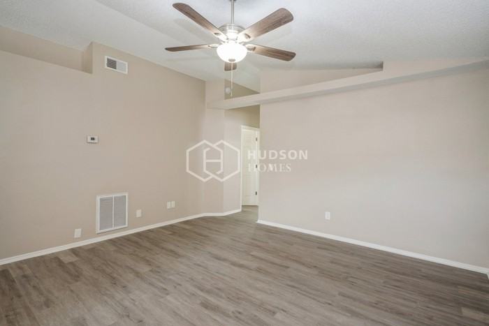 1771 Chatham Cir - Photo 5 of 24