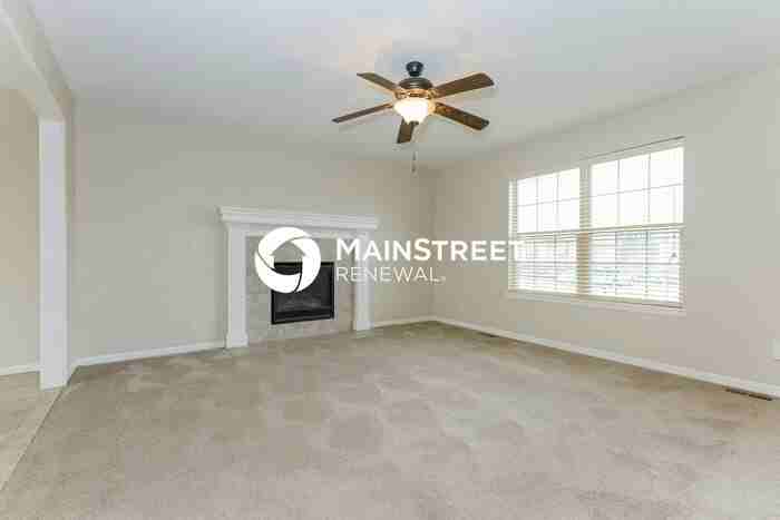 312 Golfview Dr - Photo 4 of 17