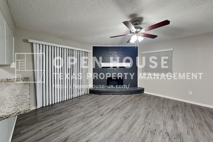 2732 Cancun Ln - Photo 4 of 20