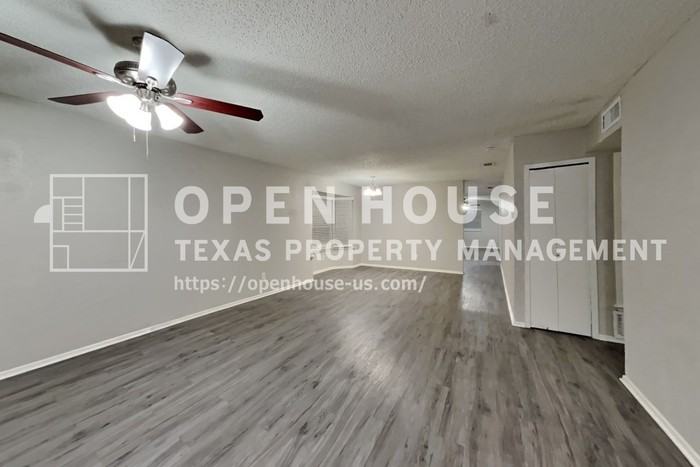 2732 Cancun Ln - Photo 7 of 20