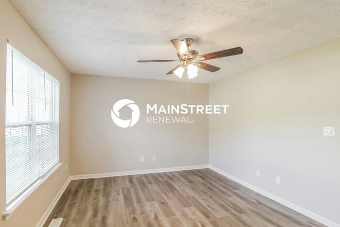 1110 Overlook St - Photo 2 of 18