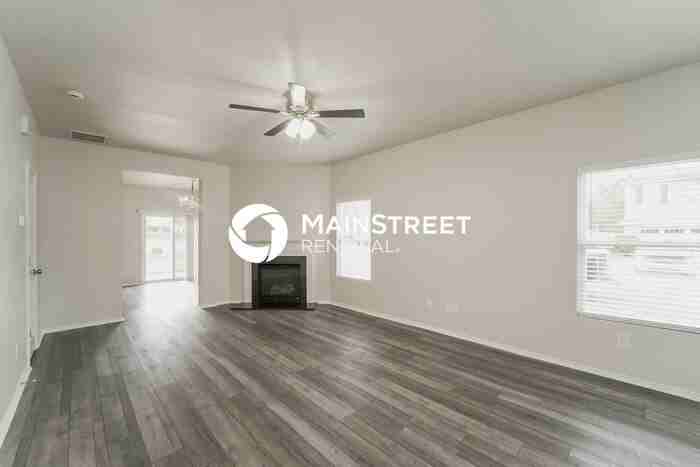 1054 Black Oak Dr - Photo 5 of 17