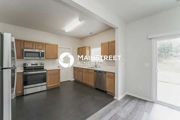 1054 Black Oak Dr - Photo 7 of 17