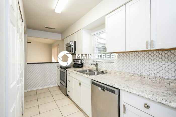 1514 Prairie Lake Blvd - Photo 7 of 16
