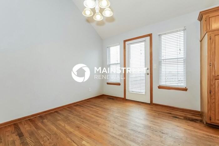 1004 Sw Ambush Ct - Photo 7 of 17