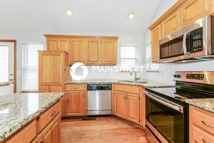 1004 Sw Ambush Ct - Photo 7 of 17