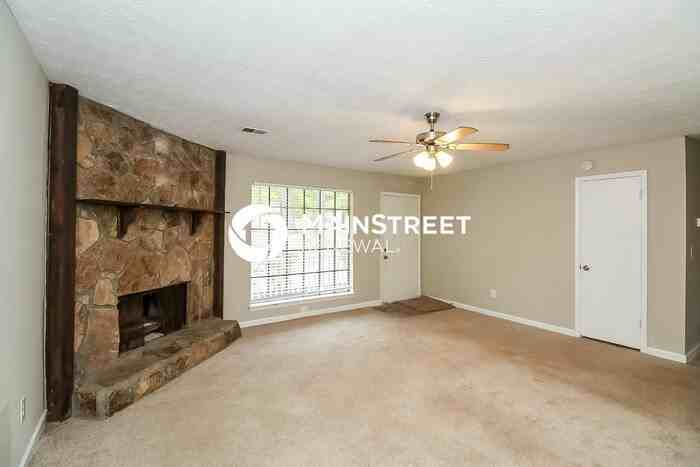 8170 Winewood Ct - Photo 4 of 16