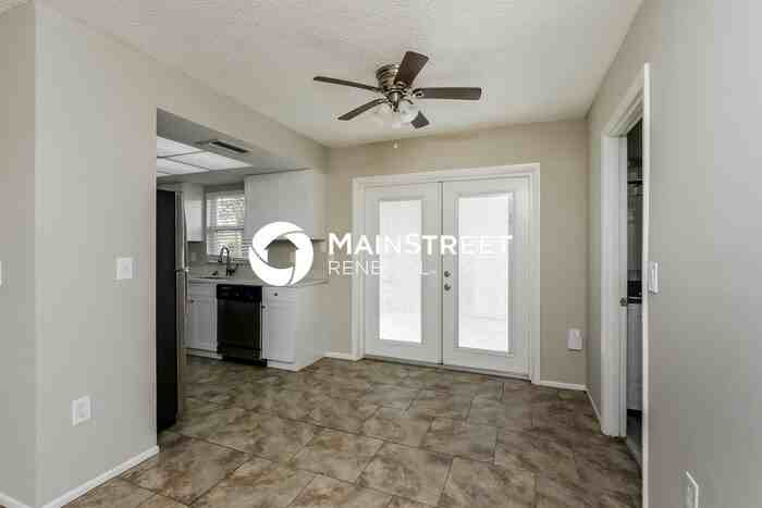 5129 Island Date St - Photo 5 of 16