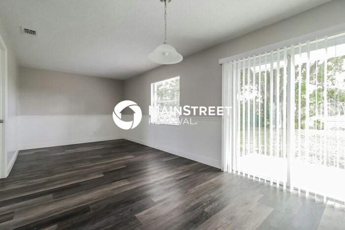 1117 Swan St - Photo 5 of 15