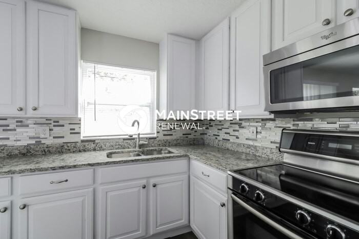 1117 Swan St - Photo 7 of 15