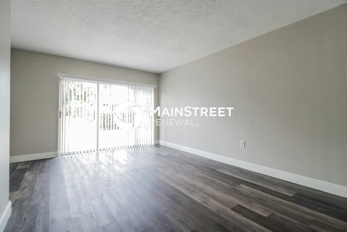 1117 Swan St - Photo 7 of 15