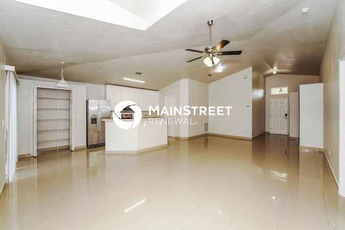 890 Jamaica Ave - Photo 2 of 17