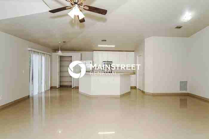 890 Jamaica Ave - Photo 4 of 17