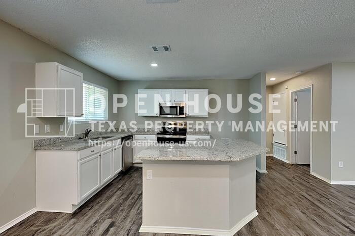 704 Flamingo Dr - Photo 7 of 20