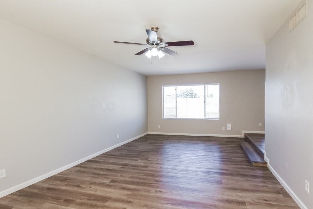 15028 N 40th Pl - Photo 4 of 16