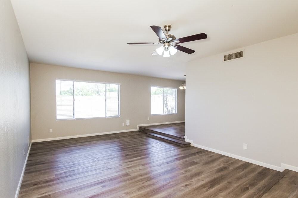 15028 N 40th Pl - Photo 5 of 16