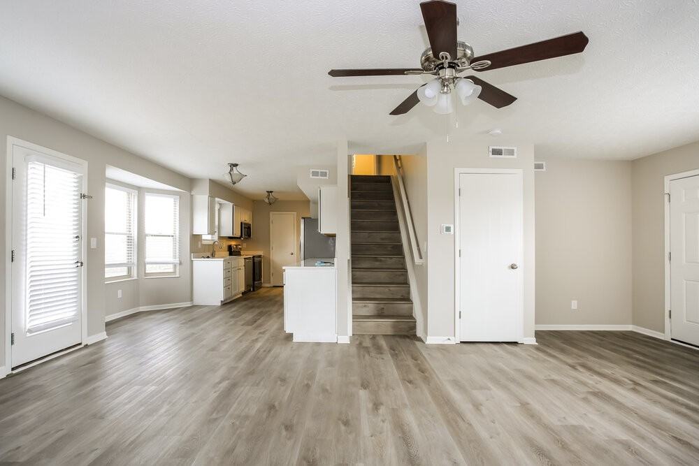 5774 Oyster Bay Way - Photo 5 of 17